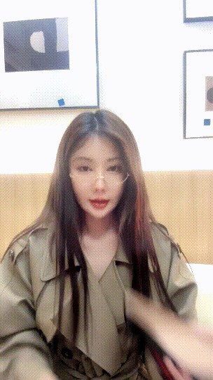 兄弟们！顶级名媛下海！超美网红脸~【天天】扣穴自慰！爽~ 1