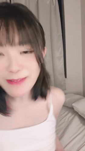 ⚫️女模下海~【不给你吃小饼干】嘴唇超级性感~无敌大奶子 1