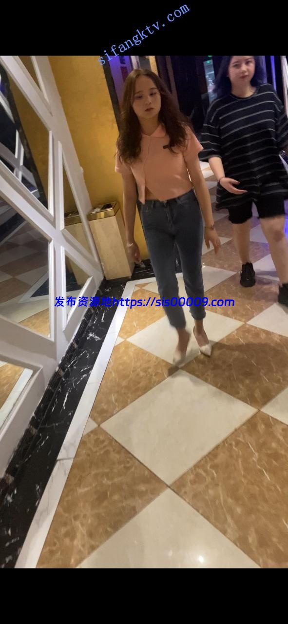 极品高颜值最新全景＋KTV厕拍系列 3