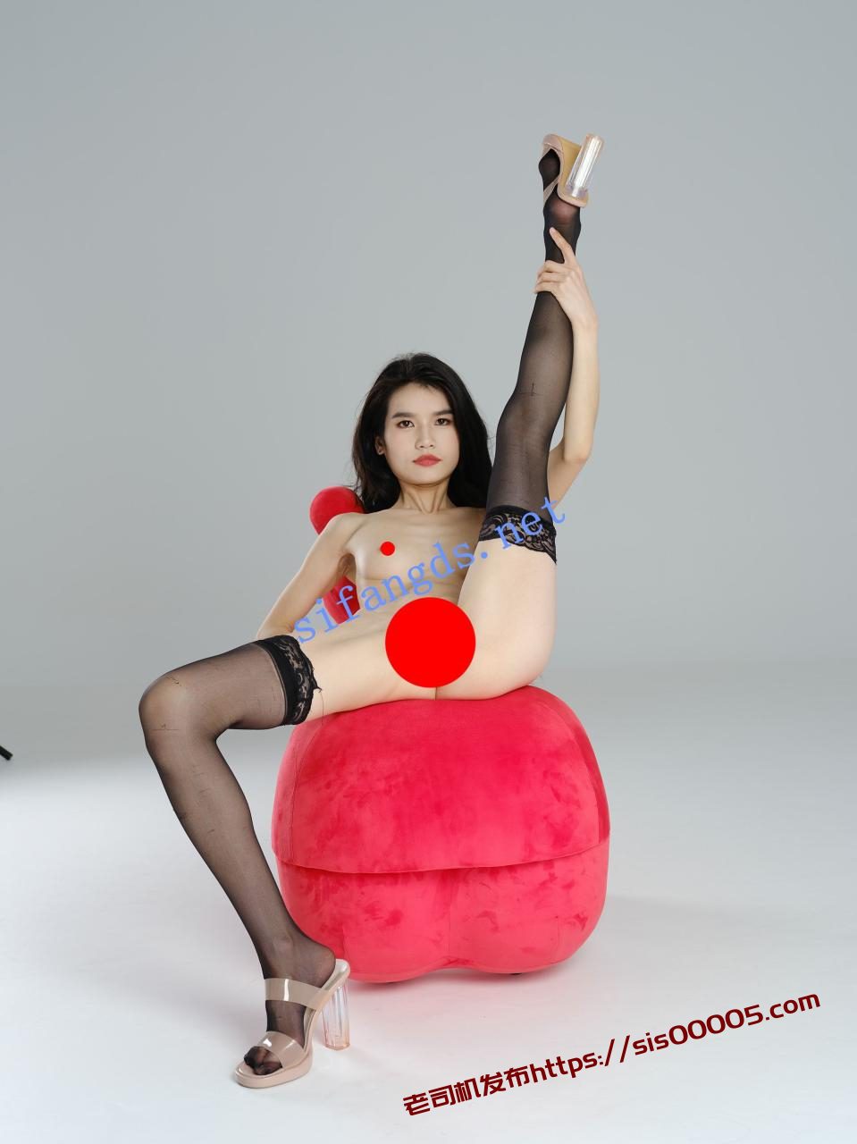 【重磅极品】依扎娜，一字马御姐，英气十足，大尺度私拍 13