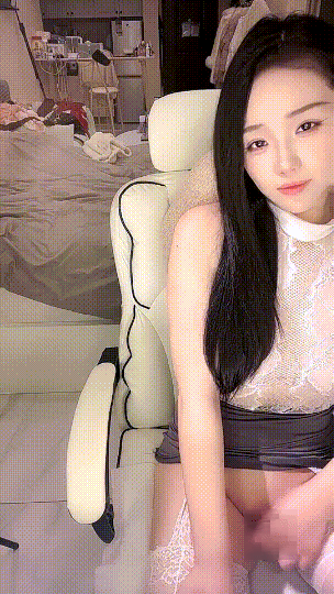 ⚜️极品长腿女神【成都徐若瑄】道具自慰~爽到嗷嗷叫~过瘾 1