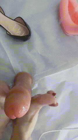 ❤️美脚女神【捷西】超色情的高跟鞋造型飞机杯润滑足交 1