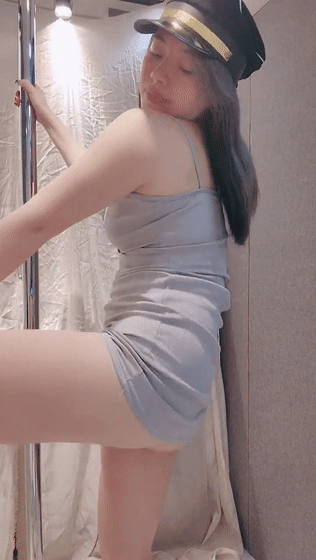 ✨绝对女神~【小飘飘】颜值逆天身材炸裂~热舞掰穴道具狂嗨 2