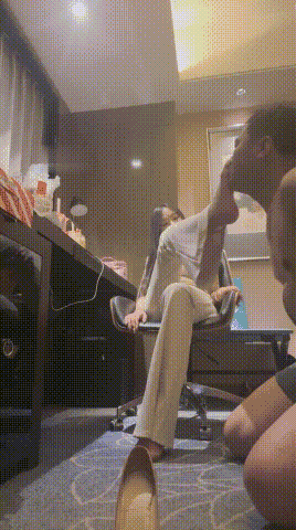 ❤️重口【胖虎】平台第一贱约女神吃屎喝尿接嘴接呕吐物 3