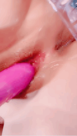 能装超嗲！【狗狗困了】白虎馒头一线天！超级闷骚 自慰喷~ 2