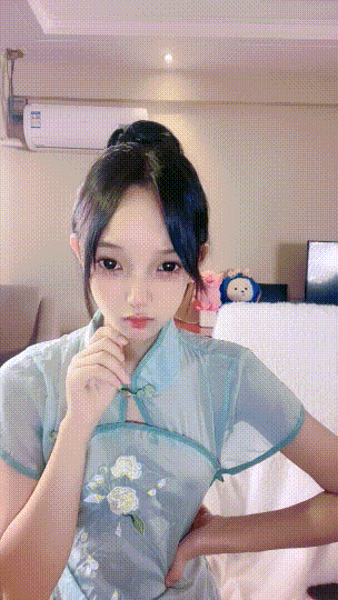 重磅！新人！最正宗校花来了~【鬼鬼】全裸骚舞！道具自慰~ 1