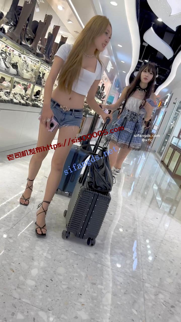 【KFC】女大开学不去学校逛街·一个骚·一个萌妹·粉色内前后CD 3