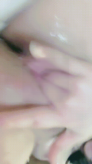 重磅!女神尺度突破自我~【裸舞小碗】首次爽喷水!撸爆蛋~ 4 重磅!女神尺度突破自我~【裸舞小碗】首次爽喷水!撸爆蛋~ 4