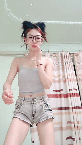 新舞蹈学妹下海【小涵宝宝】曼妙身姿网红舞裸舞骚舞好看~~ 4