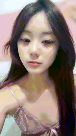 新人！最正宗顶级校花！美到炸~【满嘴小生命】自慰！喷水~ 1