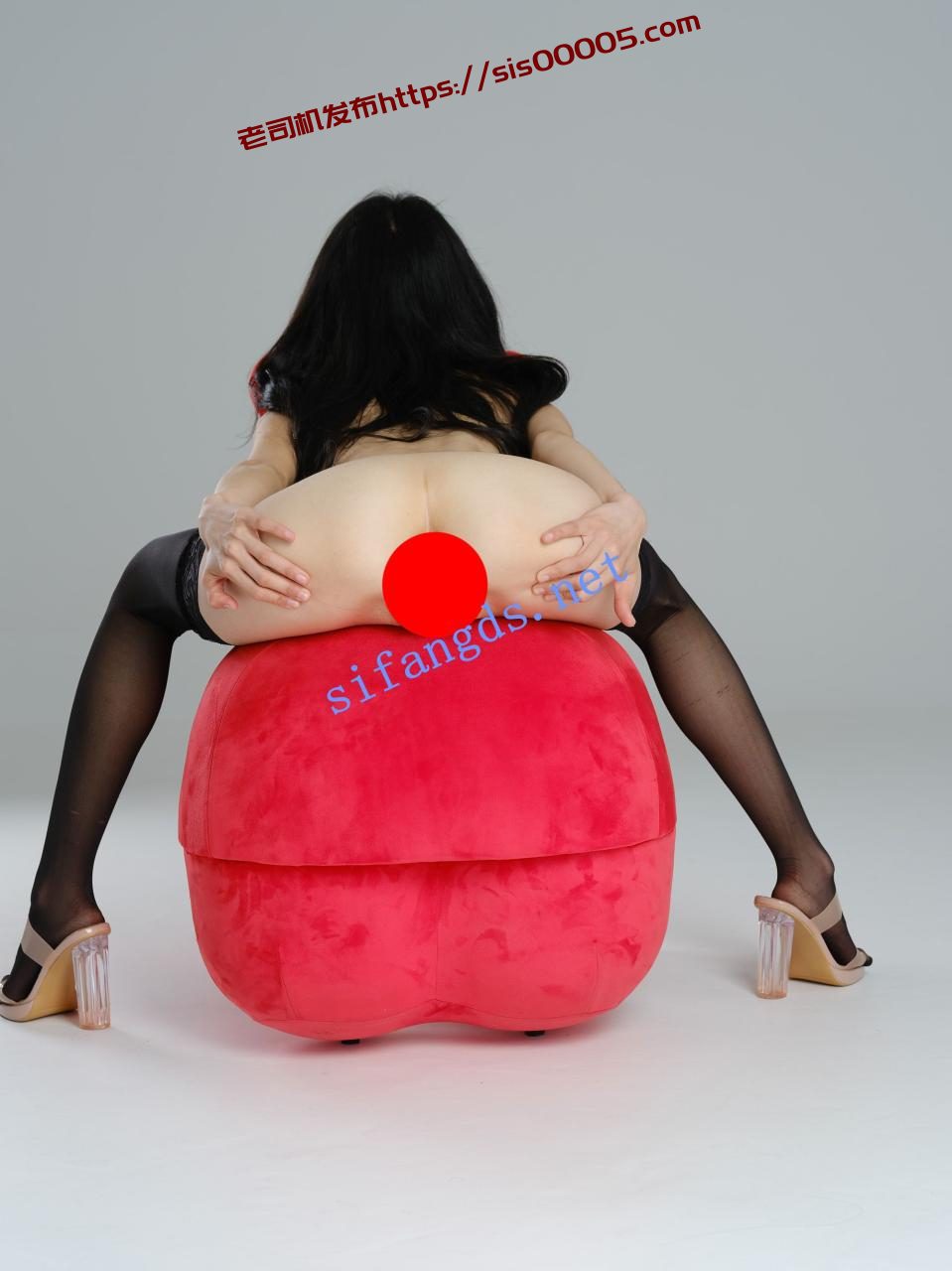 【重磅极品】依扎娜，一字马御姐，英气十足，大尺度私拍 14