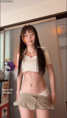 【推特 yum_707/玉米】最新VIP专享 超顶脱衣裸舞 三屏骚舞 2