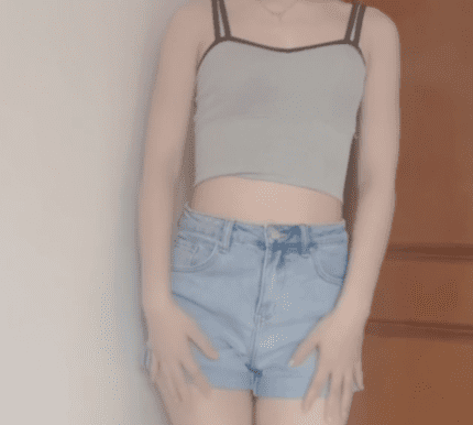 牛仔短裤 灰色吊带紧身衣 换装黑白蕾丝女仆 模拟被后入 1V273M 1