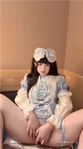 推特双马尾萌妹 小亦无敌 反差裸舞自摸吃鸡啪啪 爽死了 11