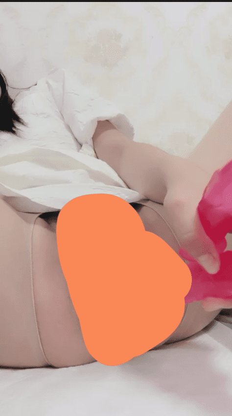 【新】戒碳水的小baby-白色连衣裙黑色小腿袜ZW【1V】【212MB百度云】 4