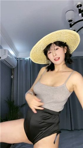 快手主播大财财啊 高能定制大奶裸舞热情摇乳 疯狂插穴爽翻【65V】【2.1G】 8