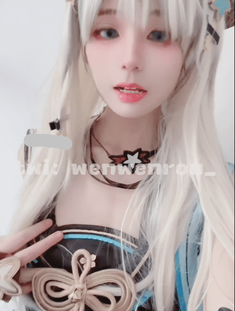 小雯宝宝(幼凛) – 新作 [完整版] 16分钟 Cos绮良良自慰 1V250M 1