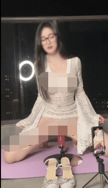 极品福利姬-小美miyoki-新 阳台自慰直播（1V,250M） 2