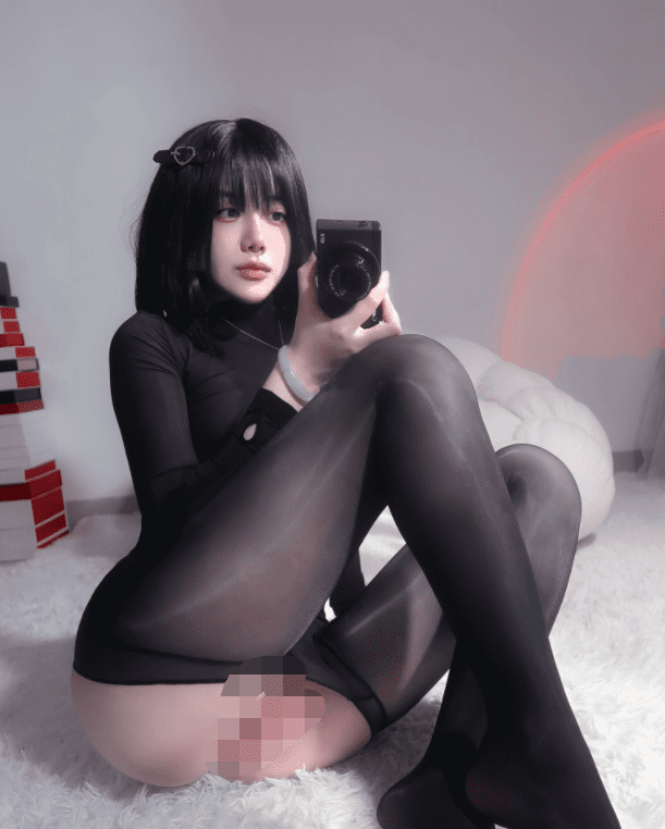 顶级福利姬-高桥千凛-of原版新 绫「琉光 15D猫女」（54P,5V,344M） 1