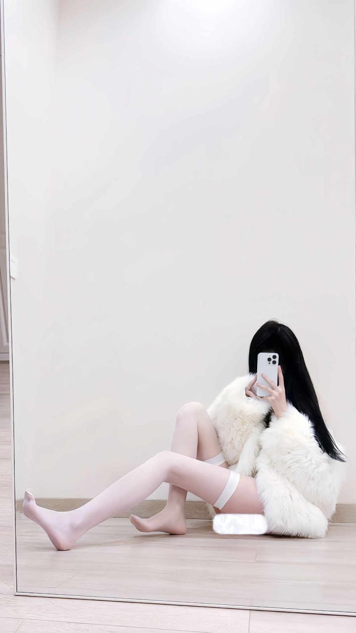 【新】小美miyoki – 新作 11分钟 户外露出喷尿+跳蛋阅读挑战【88P+2V】【1.54G百度云】 2