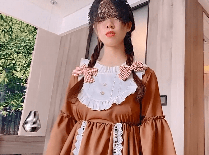 清纯邻家美少女『小猫』花季少女的淫乱治疗 无良医生欺骗内射我 1