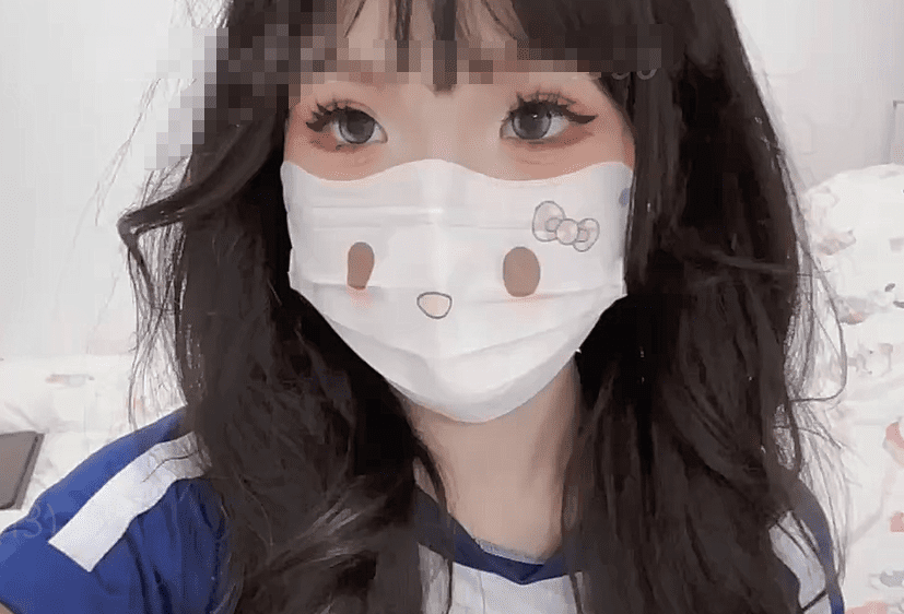 高颜值青春感美女 爱吃雪糕5V 1