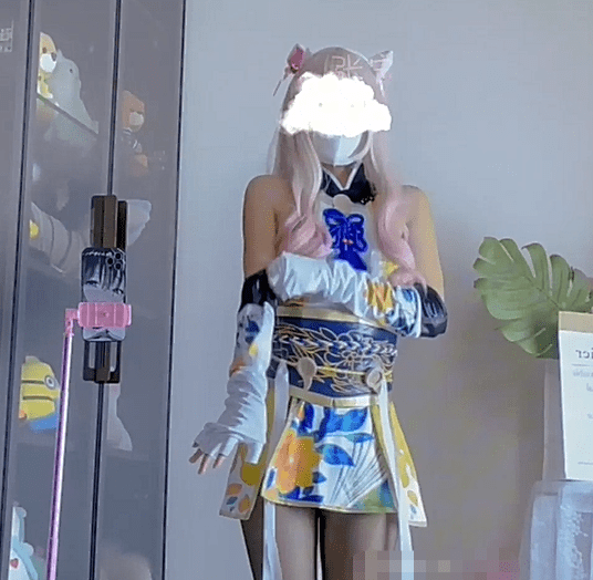 小仙云裸舞自慰 7