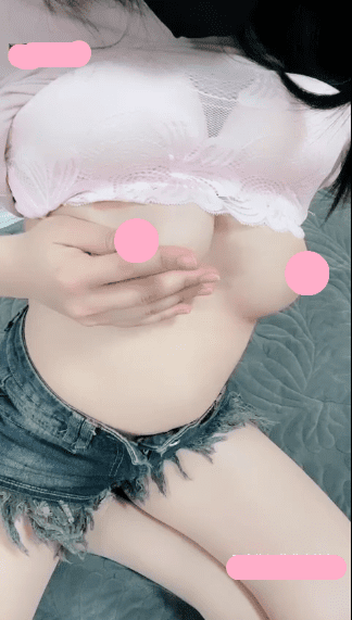 开裆肉色丝袜 牛仔热裤 粉色胸罩 大奶  揉捏奶头诱惑！1V126M 2