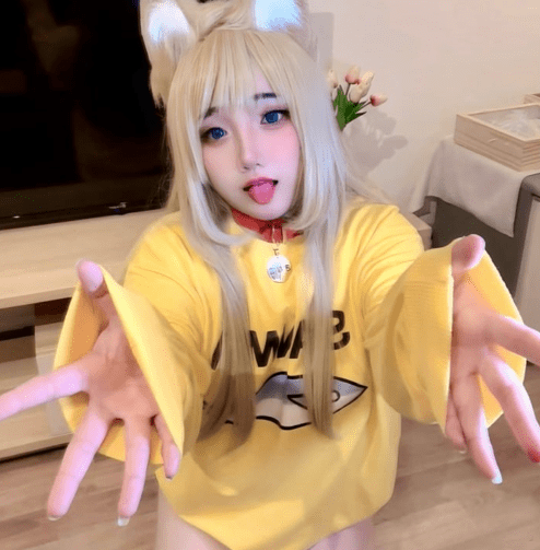 【nyanchan】cos黄豆粉白丝自慰潮吹尿尿 3