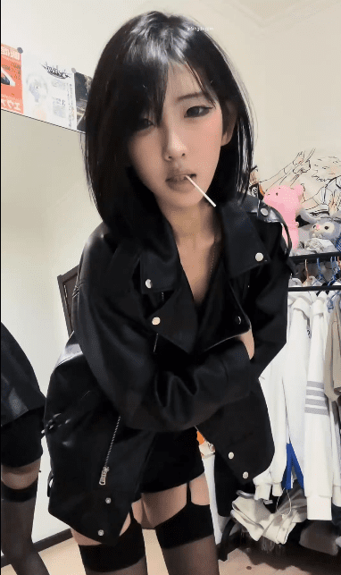 抖音50万粉 行简 翻白眼露出阿黑颜视频福利合集 4V475M 5