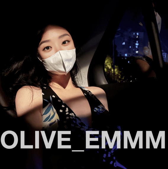 福利姬-olive-新  车里的快乐（26P,2V,344M） 1