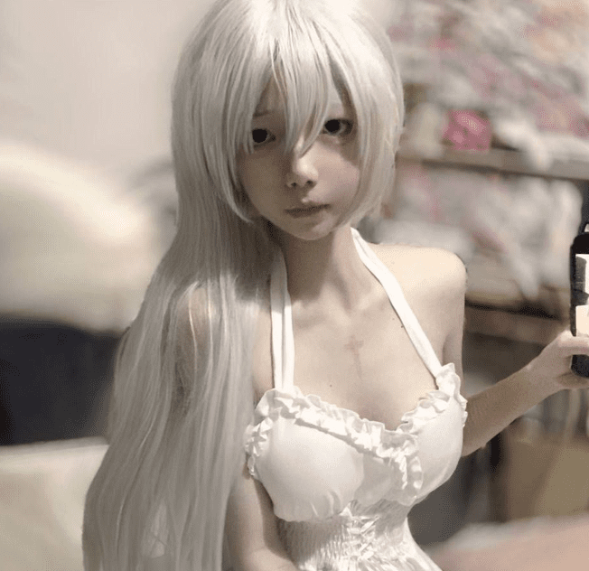 推特 fa4q1 顶级颜值反差校花，纯欲脸蛋下藏着一对超级美乳，门槛大尺度福利 1