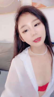 【极品美眉】童颜小姐姐~学生服艳舞~揉奶道具抽插~真骚 1