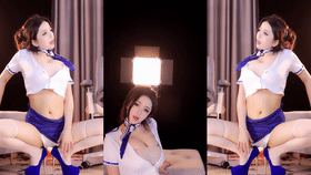 【网易CC 小燃燃】低胸抖奶摇晃翘臀 顶跨露内激情骚舞福利【6V】【2.79G】 12