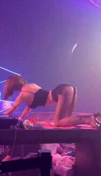 【网红女DJ现场大尺度热舞2】真空乳沟 后摇 跪摇 性感死了【181V】【2G】 3