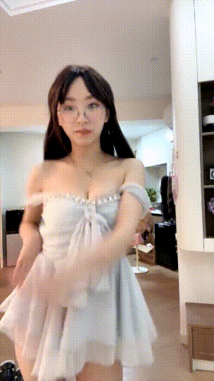 ⚜️我勒个豆~超级文静女神【精品粉宝宝】道具自慰~太顶了 1