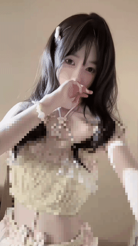 【超精品】人气萌妹 xiogu(人形犬) 小鱼干（猫头菜）新私拍 9