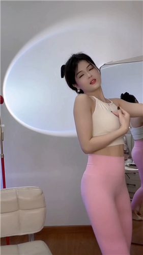 快手御姐翘臀妹子 晨洁心美 内衣顶B骚舞福利+直播骚舞切片【20V】【2.95G】 5