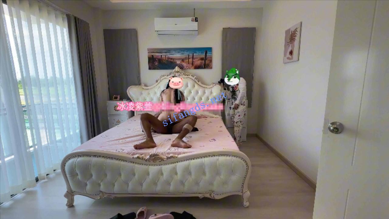 极品绿帽媚黑萝莉淫妻【冰凌紫萱】最新大老黑第三视角 12