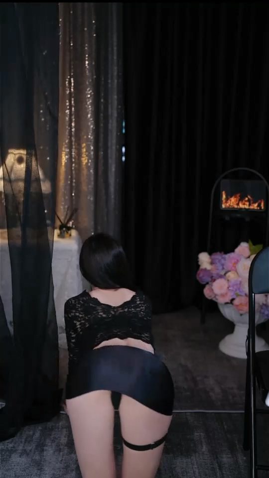 ⭐【来秀直播】甜妹er 大尺度擦边疯狂露内骚舞 28V 17