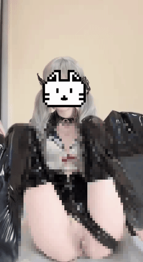 【超精品】人气萌妹 xiogu(人形犬) 小鱼干（猫头菜）新私拍 16