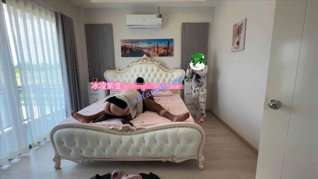 极品绿帽媚黑萝莉淫妻【冰凌紫萱】最新大老黑第三视角 10