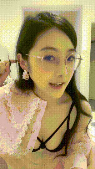 重磅！兄弟们！本月最美校花~【虎牙姐姐】揉穴自慰！狂撸~ 1