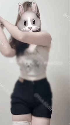 推特新晋福利姬 小美女心碎碎 反差裸舞Q弹动感圆乳抖飞了 17