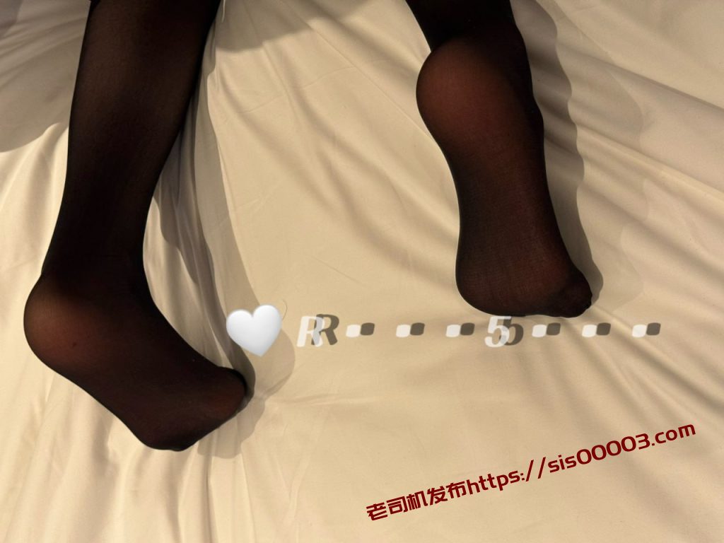 推特 R5 自入门槛，富二代和顶级美腿空姐女友的性爱日常【53P18V】【60.2M】 7