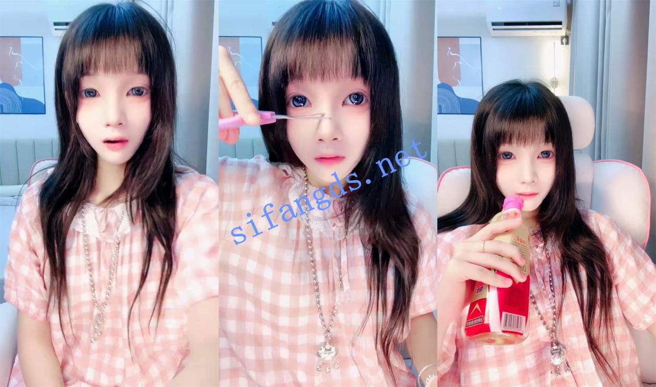 【我就是一只小猪】可爱萝莉 学生妹！白虎嫩逼 道具自慰！ 1