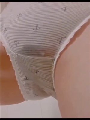 推特呲尿大比拼 各种妹妹放尿给你看 比比谁的穴嫩尿的远 14