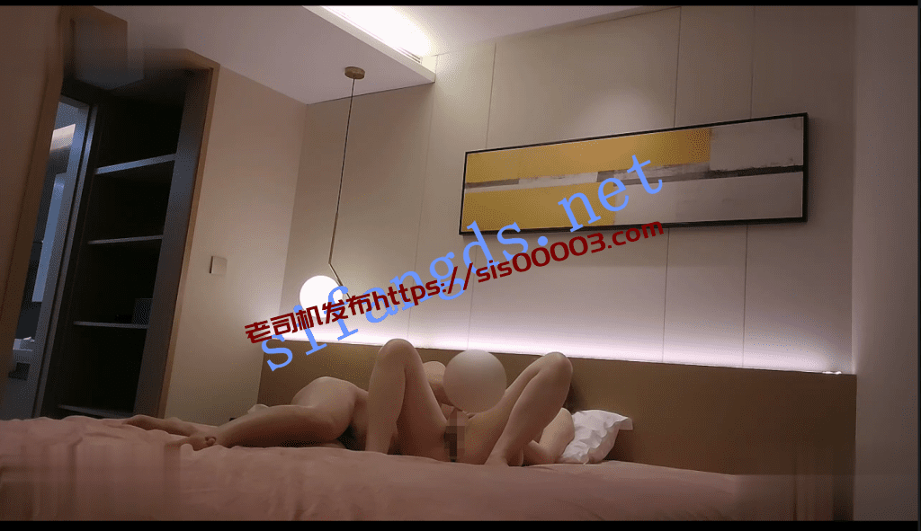 【抖音秀人骚模】小海臀Rena 多视角做爱露脸吃鸡流出【1V】【1.49G】 18