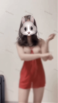 推特新晋福利姬 小美女心碎碎 反差裸舞Q弹动感圆乳抖飞了 8