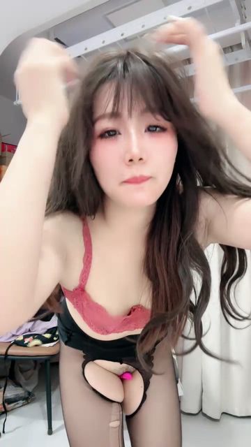 多彩 水手肥臀嫩妹 跳蛋露三点裸舞【14V】【387M】 3